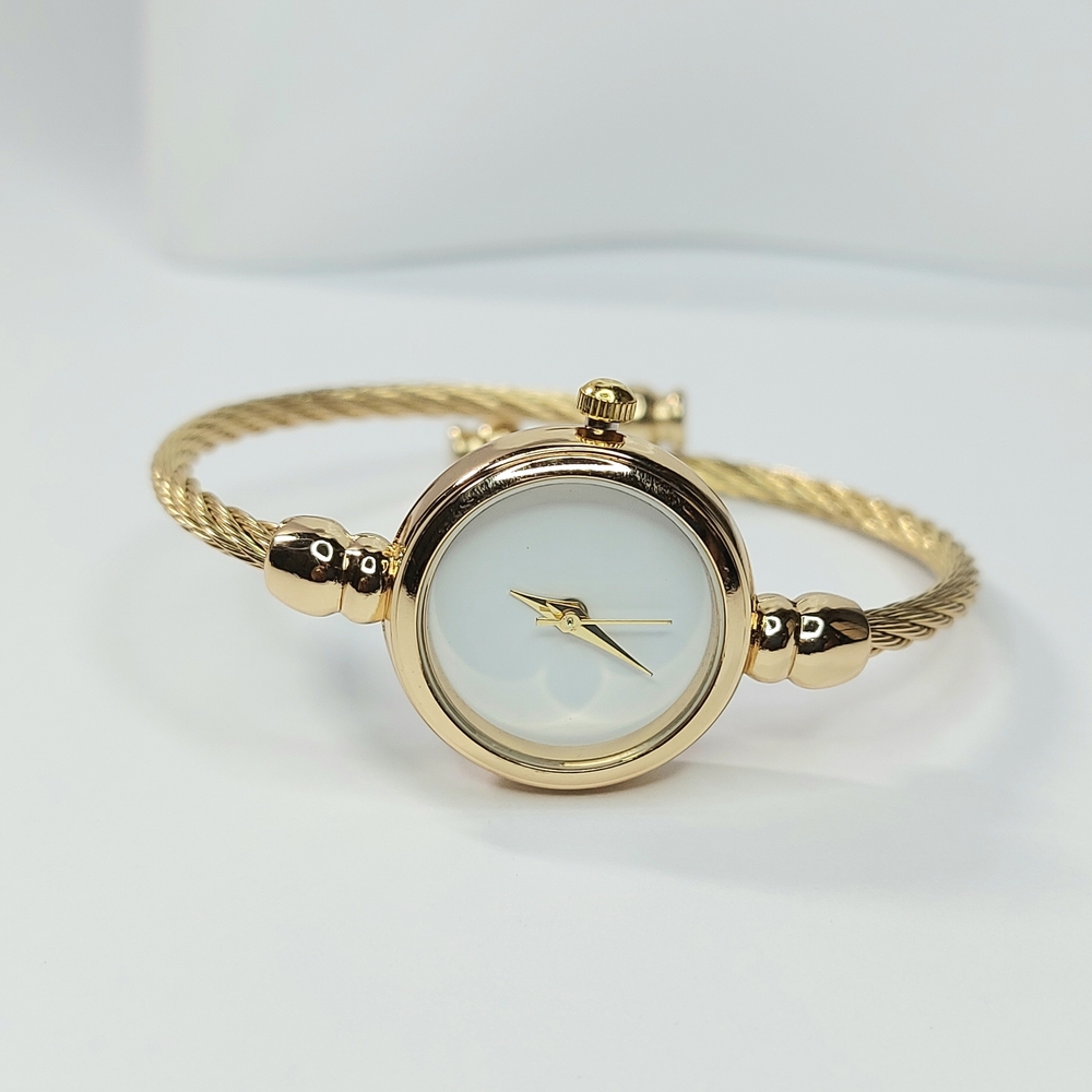 Chic Gold Tone Holiday Part Gift Women's Bracelet Watch with White Dial